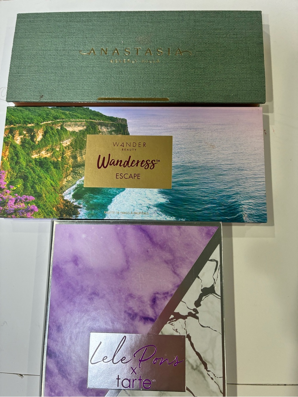 5 eyeshadow palettes ABH, Wander, Tarte, Revolution & KVD Beauty - Picture 3 of 10